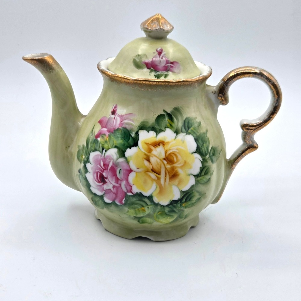 Vintage Floral Teapot, Beautiful Green Floral Design‎ With Gold Trim JAPAN